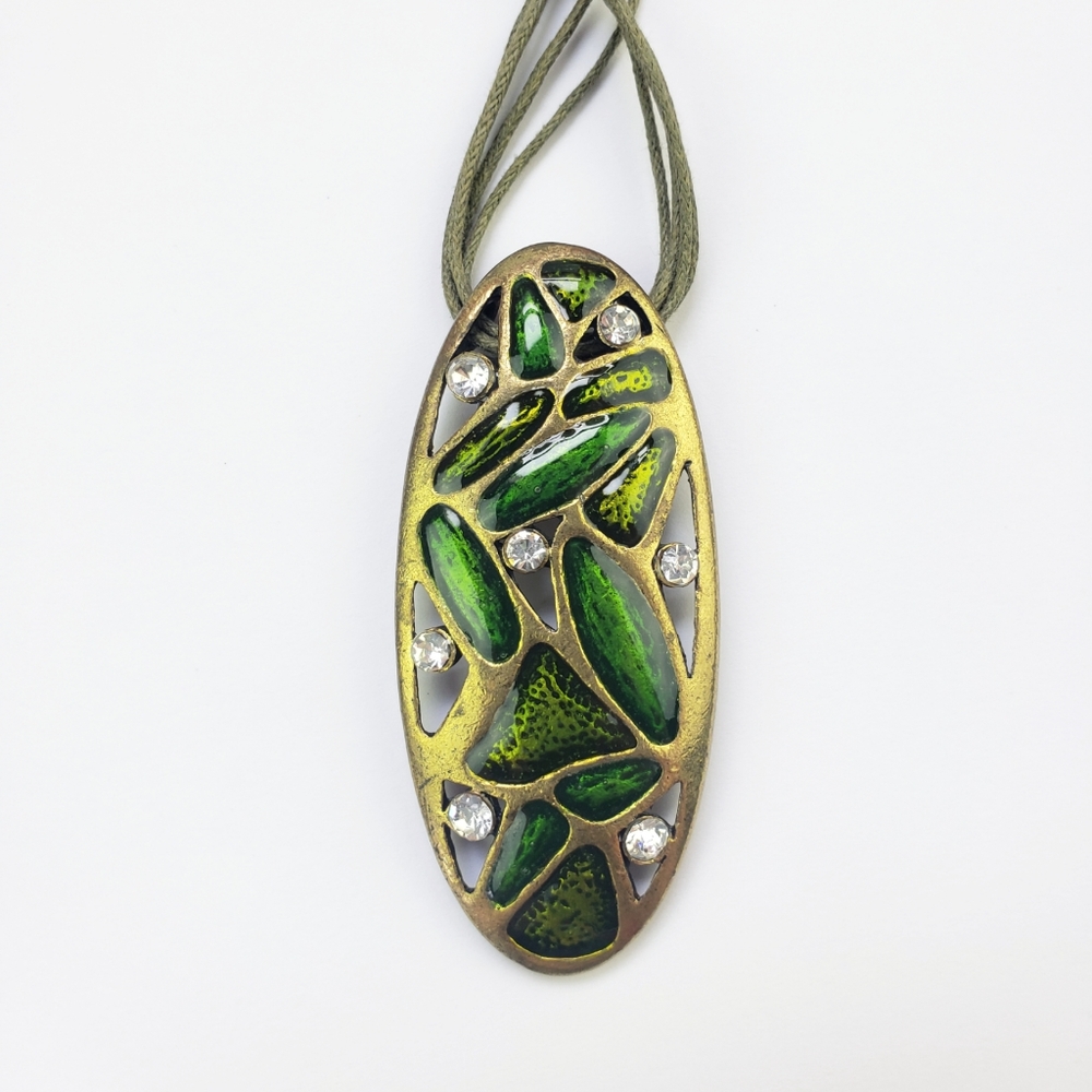 Vintage, Metal Painted Jeweled Pendent Rope Chain Necklace, 18" long, Green